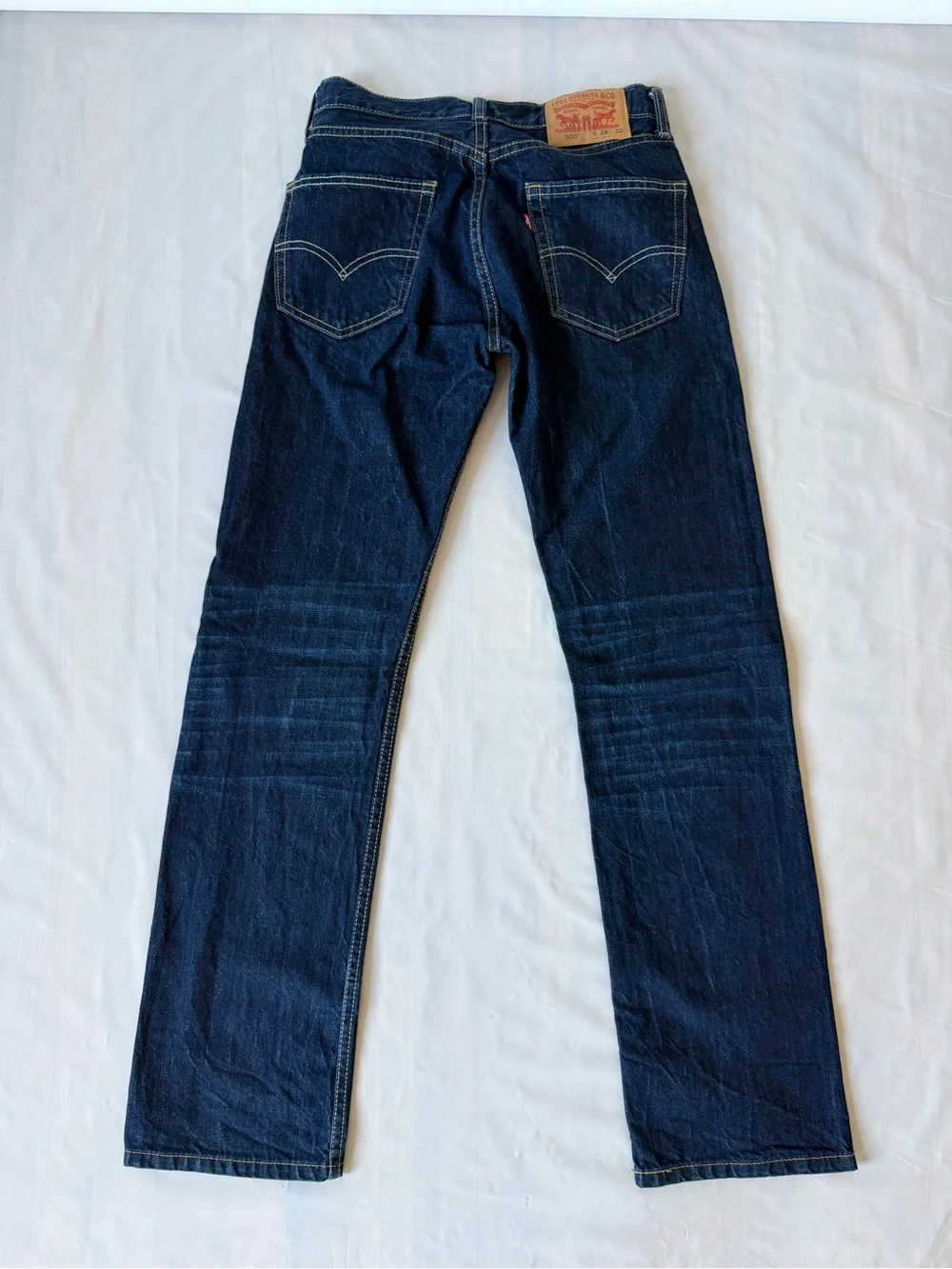 Levi’s 505 Straight Leg Jeans Dark Wash indigo  made in Egypt cotton W28 L32